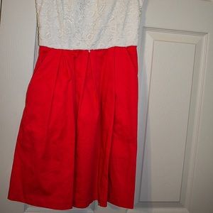 Half color dress with pockets